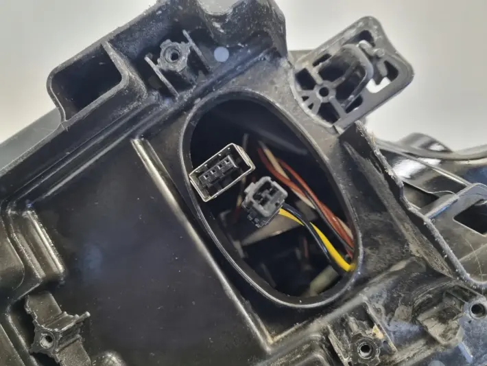 Volvo S80 II V70 III XC70 II PRZEDNIA LAMPA PRAWA PRAWY PRZÓD europa