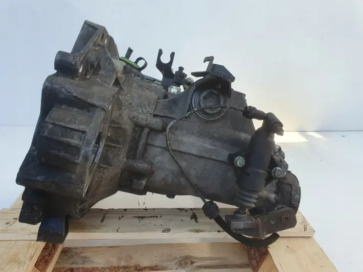 VW Bora 1.6 16V SKRZYNIA BIEGÓW DUW manualna MANUAL