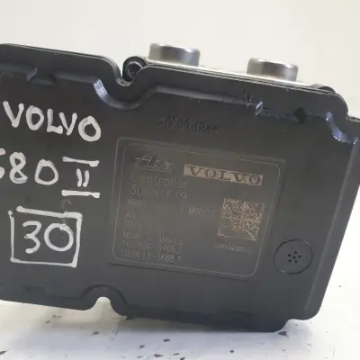 Volvo V70 III S80 II POMPA ABS hamulcowa 30681619