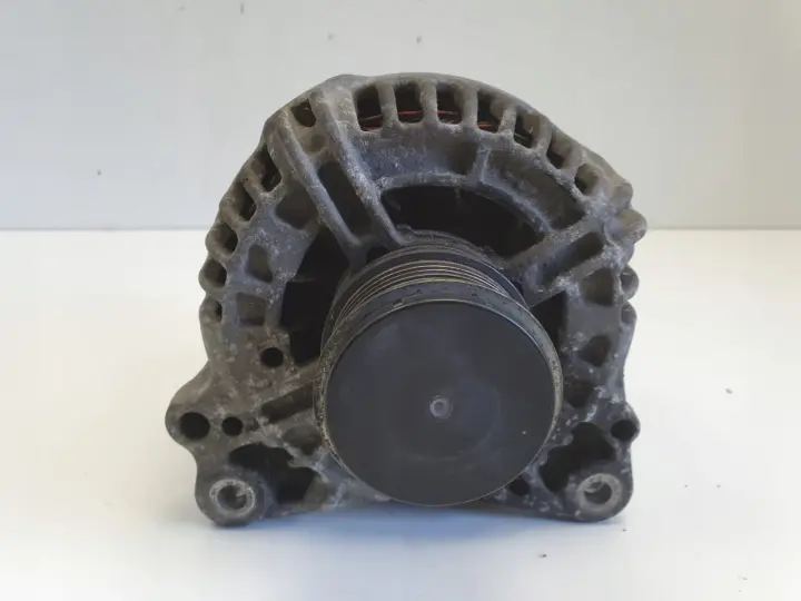 VW Transporter T5 1.9 TDI ALTERNATOR bosch 038903024F