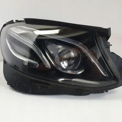 Mercedes W238 COUPE PRZEDNIA LAMPA PRAWA LED