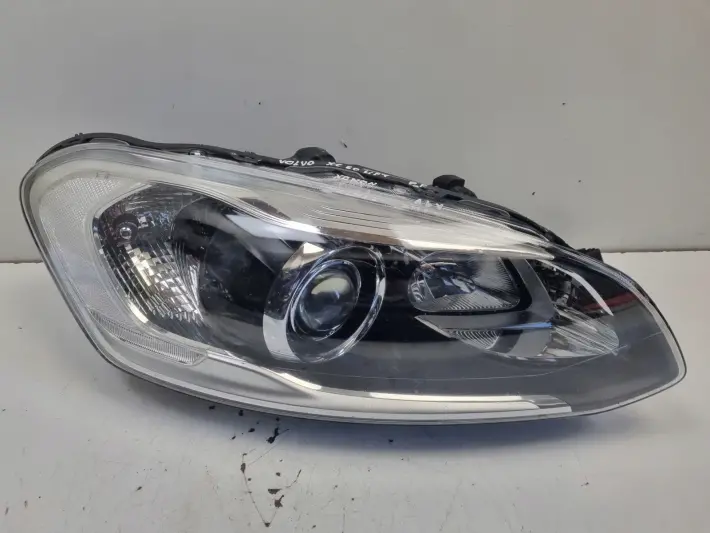 Volvo XC60 13-17r LIFT PRZEDNIA LAMPA PRAWA PRAWY PRZÓD LED europa 31420250