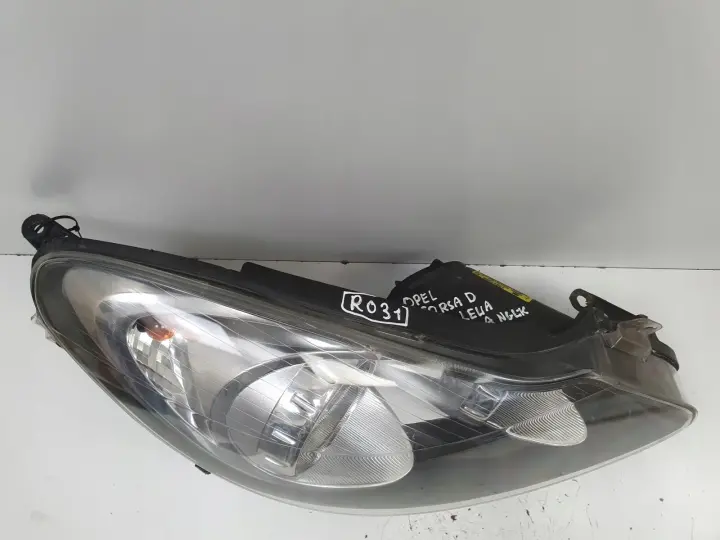 Opel Corsa D PRZEDNIA LAMPA PRAWA prawy przód anglik Ciemny klosz 13217456