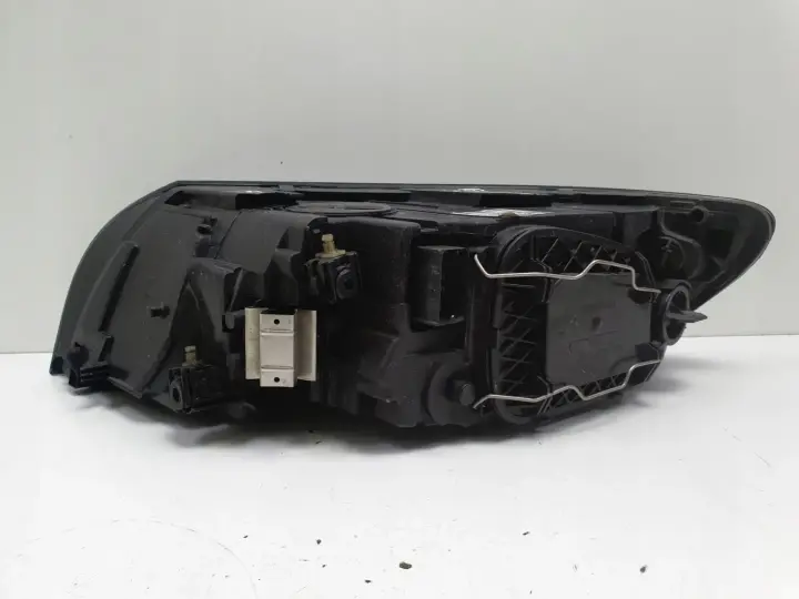 Volvo S40 II V50 LIFT PRZEDNIA LAMPA PRAWA prawy przód 0301237202 31265695