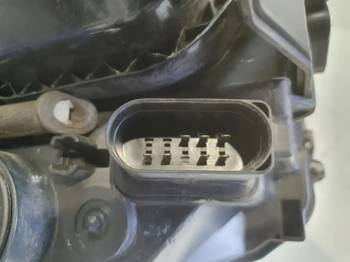 Ford Focus mk2 02-06 PRZEDNIA LAMPA LEWA lewy przód anglik 4M51-13W030-BE