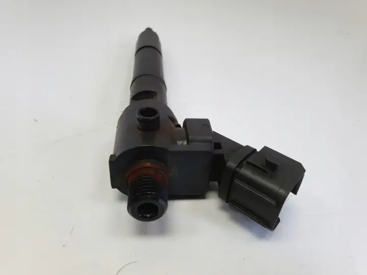 Volvo V70 III XC70 II lift 2.0D D4 WTRYSKIWACZ PALIWA Wtrysk 31405404