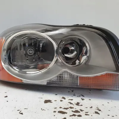 Volvo XC90 XENON PRZEDNIA LAMPA PRAWA prawy przód 30655910 EUROPA