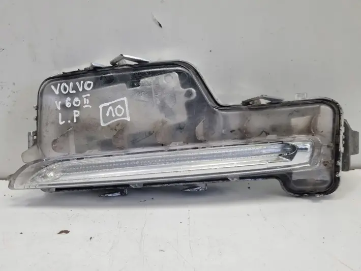 Volvo S60 II V60 LIFT PRZEDNI HALOGEN LEWY PRZÓD kierowcy LED DRL 31420395