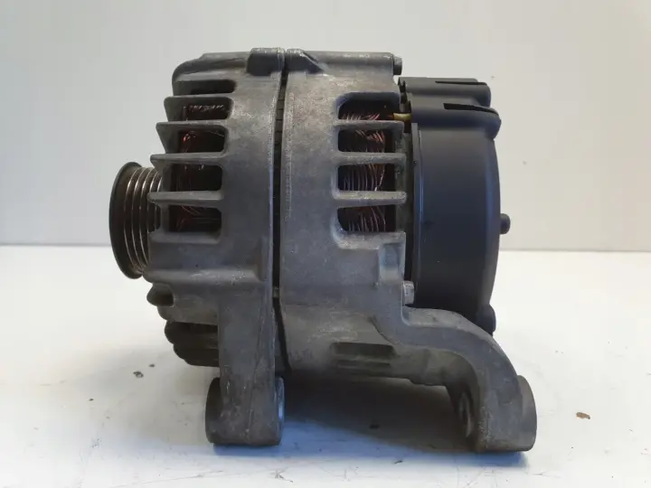 BMW E87 E90 2.0 D ALTERNATOR valeo 7802261 180A