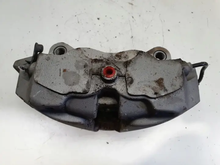 Audi A4 B9 PRZEDNI ZACISK HAMULCOWY lewy przód KIEROWCY ACF002 4K05AC