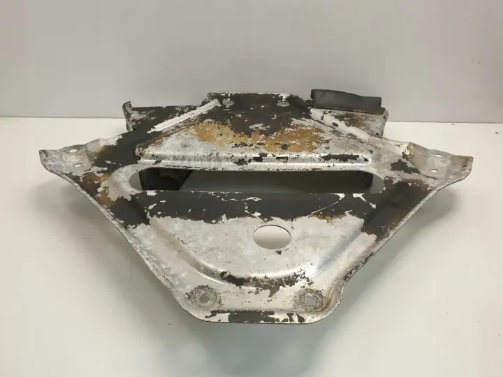 Porsche Boxster 986 2.5 OSŁONA SILNIKA dolna PŁYTA