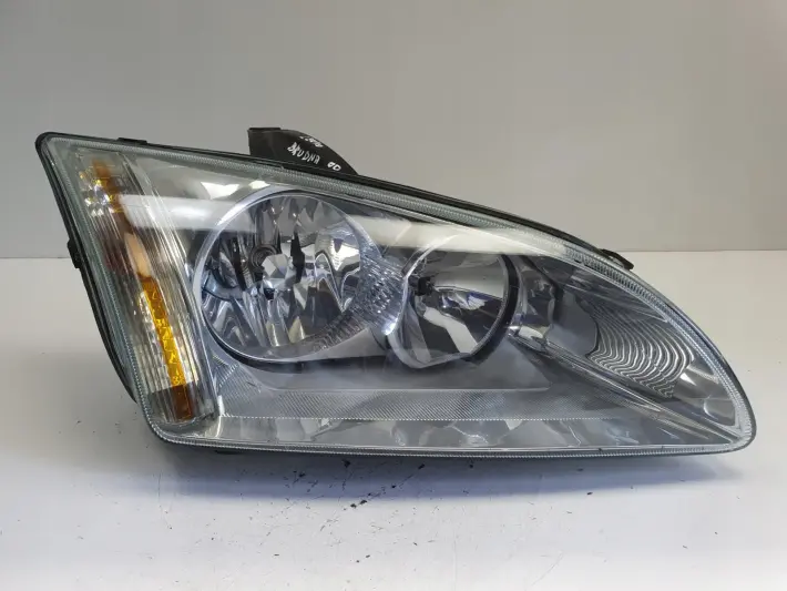 Ford Focus mk2 02-06 PRZEDNIA LAMPA PRAWA prawy przód anglik