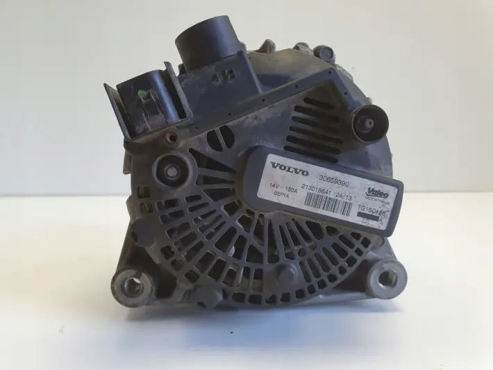 Volvo V70 III 1.6 D D2 ALTERNATOR valeo 30659390 150A