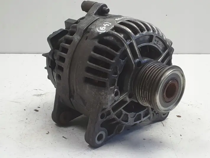 Nissan Qashqai 1.5 DCI ALTERNATOR bosch 0124525140