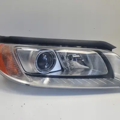 Volvo V70 III XC70 S80 II XENON PRZEDNIA LAMPA PRAWA prawy przód 31214348