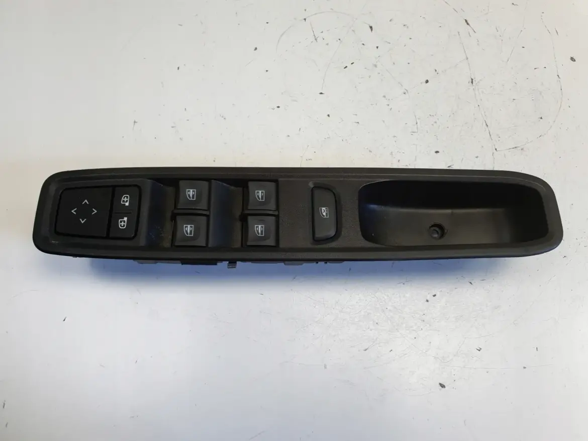 Dacia Sandero III LEWY PANEL STEROWANIA SZYBAMI SZYB Sterownik 254113300R
