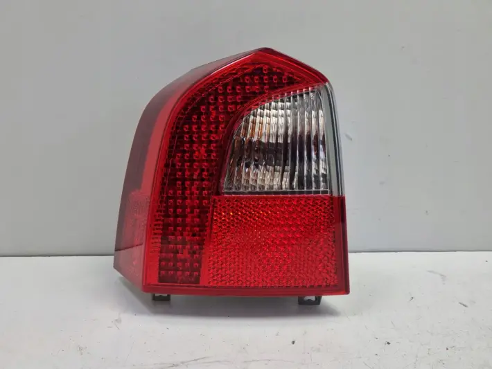 Volvo V70 III XC70 07-13r TYLNIA TYLNA LAMPA LEWA lewy tył LED 30698983