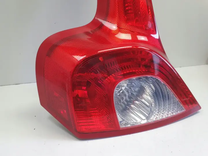 Volvo C30 06-10r TYLNIA TYLNA LAMPA LEWA lewy tył 31213913