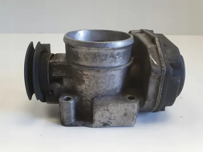Audi A4 B5 1.8 T turbo PRZEPUSTNICA 058133063M