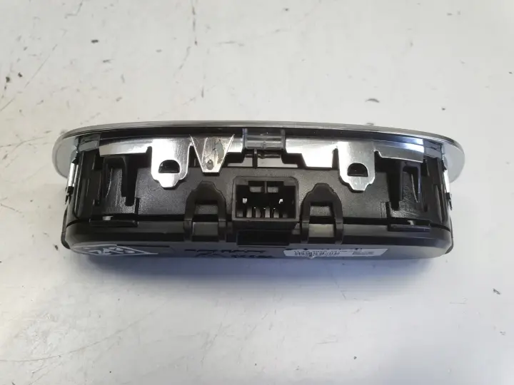 Volvo V90 II S90 II LAMPKA OŚWIETLENIA KABINY Podsufitki tył 31457642