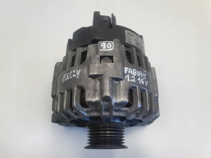 Skoda Fabia I 1.2 12V ALTERNATOR 90A 03D903025J valeo