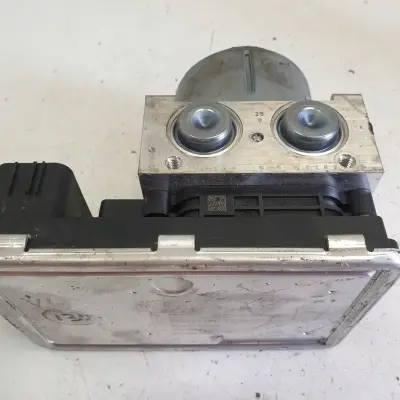 Volvo V60 II POMPA ABS Sterownik 32214804 32214774