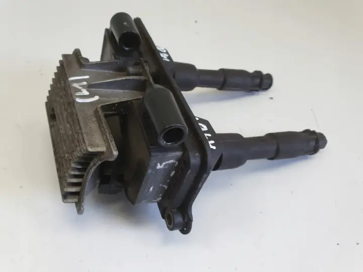 Audi A4 B5 1.8 20V CEWKA ZAPŁONOWA 058905105A