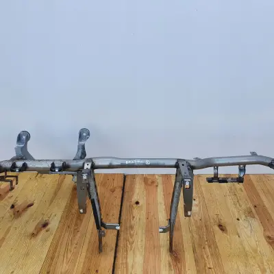 BMW F01 F02 STELAŻ DESKI ROZDZIELCZEJ Wspornik