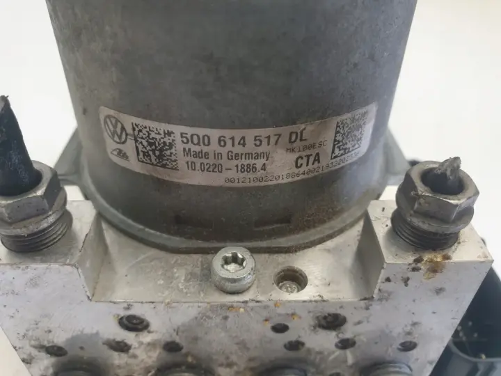 dc586348588e7abc93af0d920a04a548