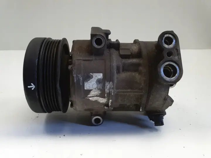 Opel Corsa D 1.4 16V SPRĘŻARKA KLIMATYZACJI 55701200