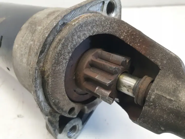 Audi A4 B6 2.5 TDI V6 ROZRUSZNIK bosch 0001109021