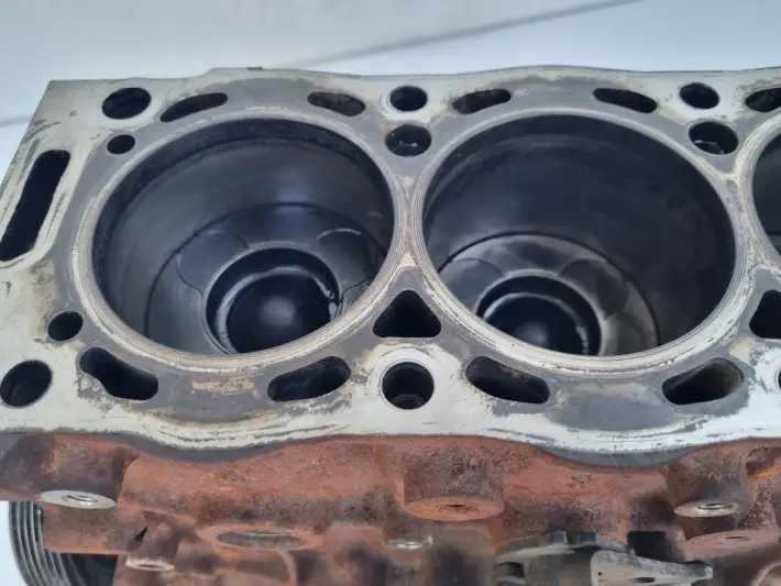 DÓŁ SILNIKA BLOK WAŁ KORBOWY Volvo C30 S40 II V50 V70 2.0 D DIESEL D4204T