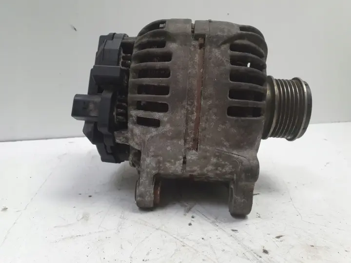 VW Golf V 1.9 TDI ALTERNATOR bosch 06F903023F 140A