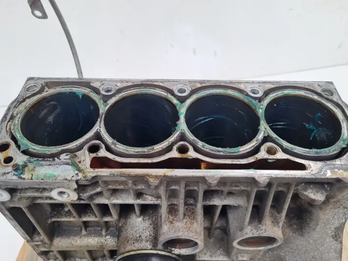 BLOK SILNIKA VW Polo IV Golf Seat Ibiza IV Altea Leon II 1.4 16V CGG CGGB