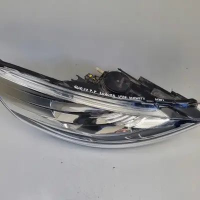 Renault Clio IV 12-16r PRZEDNIA LAMPA PRAWA PRAWY PRZÓD 260102796R