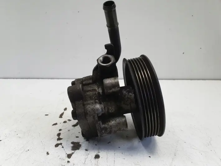 Kia Carens II 2.0 CRDI POMPA WSPOMAGANIA 0K2KC32600