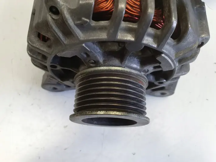 Renault Clio III 1.2 16V ALTERNATOR 8200654541