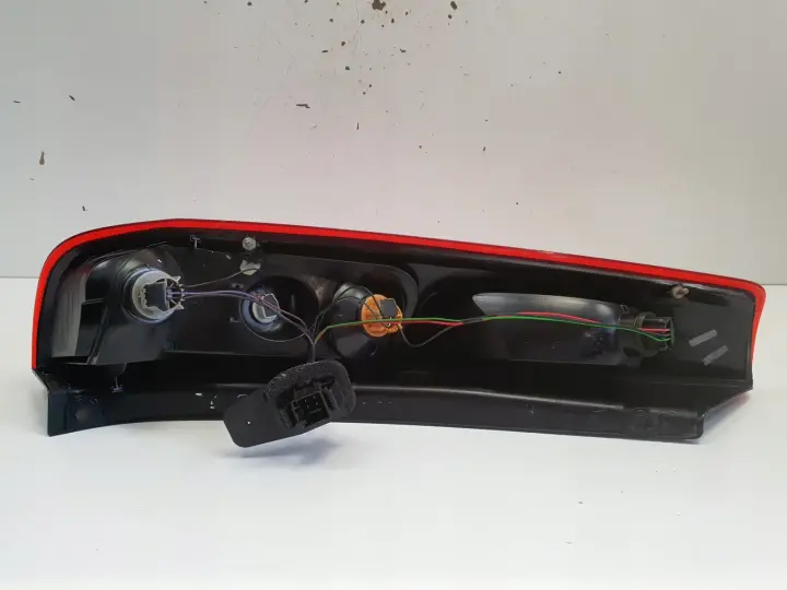 Ford Fiesta 6 MK6 lift 3D 02-08r TYLNA LAMPA LEWA lewy tył 6S61-13404-B