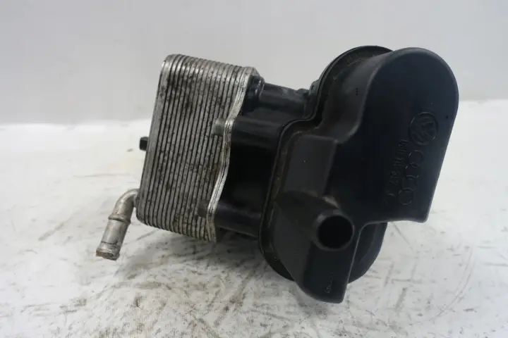 Audi A3 8P II 2.0 FSI PODSTAWA FILTRA OLEJU