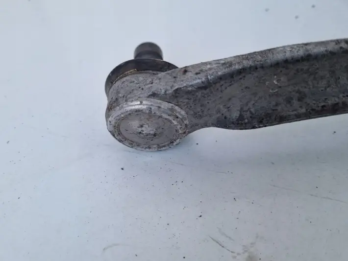 Audi A4 B5 Passat B5 PRZEDNI LEWY GÓRNY WAHACZ przód