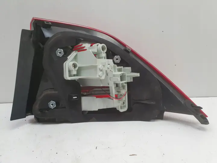 Volvo S60 II LIFT 13-18r TYLNIA TYLNA LAMPA LEWA lewy tył ŁADNA 31395930