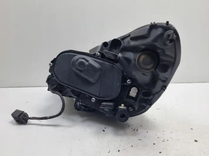 Volvo V60 S60 II PRZEDNIA LAMPA PRAWA prawy przód XENON EUROPA 31299991