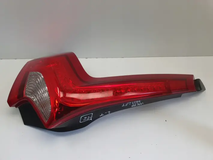 Volvo V60 13-18r LIFT TYLNIA LAMPA LEWA LEWY TYŁ 31395928