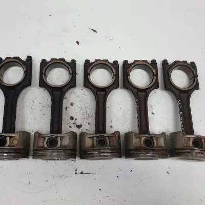 Volvo S40 II V50 2.4 i TŁOK KORBOWÓD B5244S