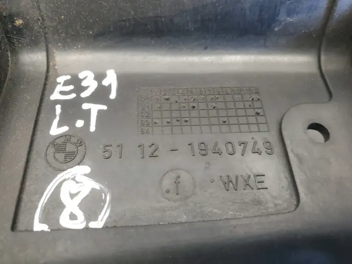 BMW E31 840 850 i ŚLIZG ZDERZAKA LEWY Tył 1940749