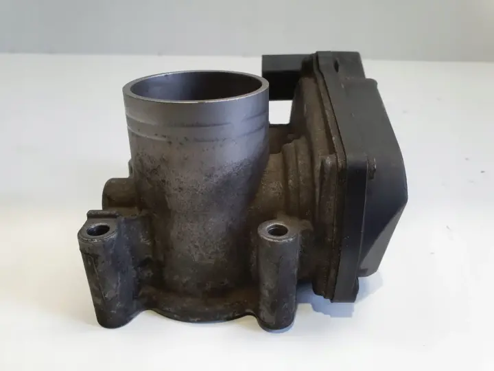 VW Fox 1.4 8V PRZEPUSTNICA 03C133062B