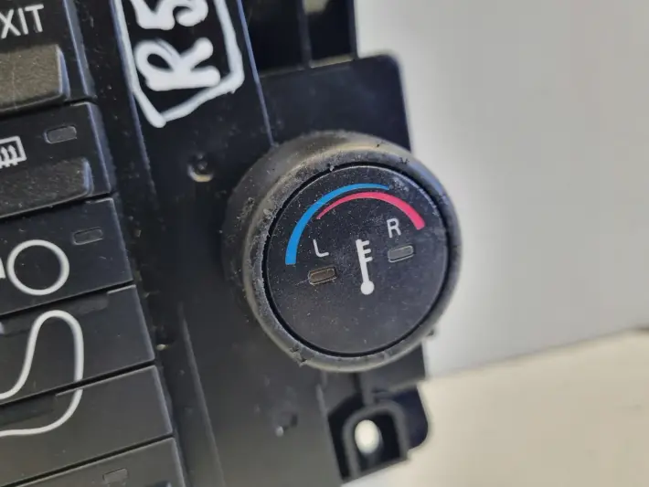 Volvo V50 S40 II C30 PANEL KLIMATYZACJI Nawiewu radia przełącznik 30739249