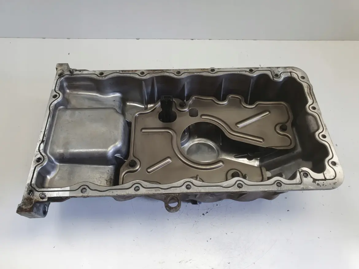 Hyundai Tucson III 1.7 CRDI MISKA OLEJOWA oleju