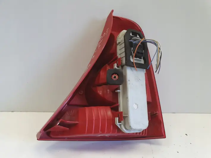 Renault Clio II lift 01-12r TYLNA LAMPA LEWA lewy tył kierowcy 820071413