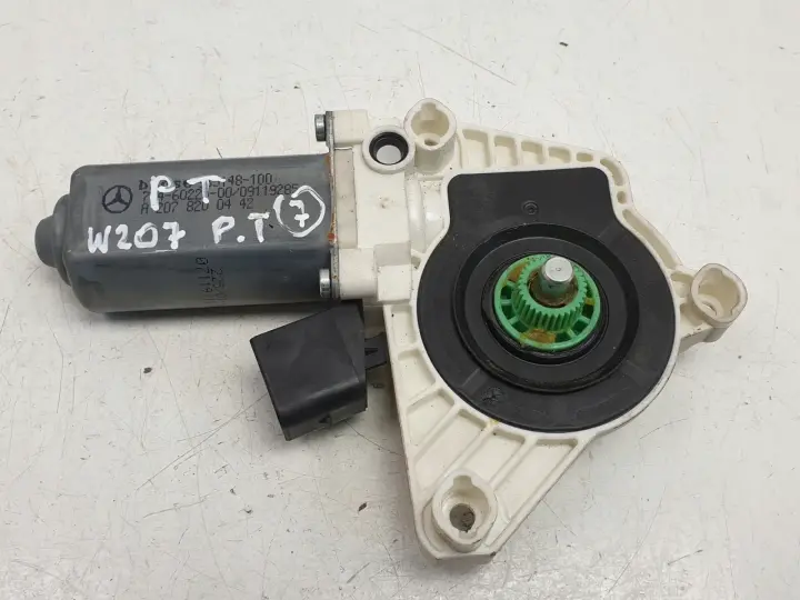 Mercedes W207 Coupe PRAWY SILNICZEK SZYBY Szyb